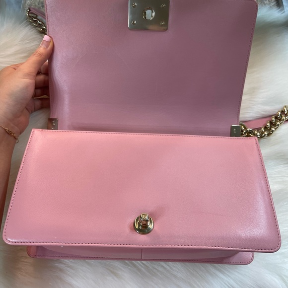 Like new 99% a little gold hardware still on seal - Picture 6 of 11